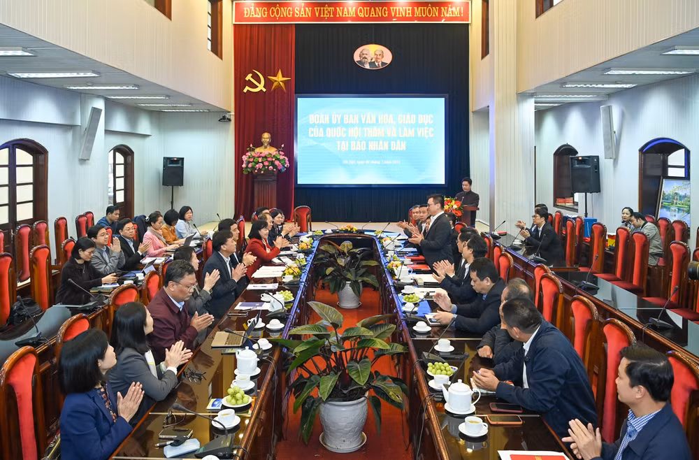 Quang cảnh buổi làm việc. Ảnh: DUY LINH