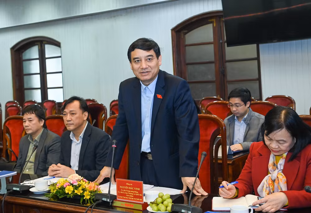 Chủ nhiệm Ủy ban Văn hóa, Giáo dục của Quốc hội Nguyễn Đắc Vinh phát biểu tại buổi làm việc. Ảnh: DUY LINH Chủ nhiệm Ủy ban Văn hóa, Giáo dục của Quốc hội Nguyễn Đắc Vinh phát biểu tại buổi làm việc. Ảnh: DUY LINH