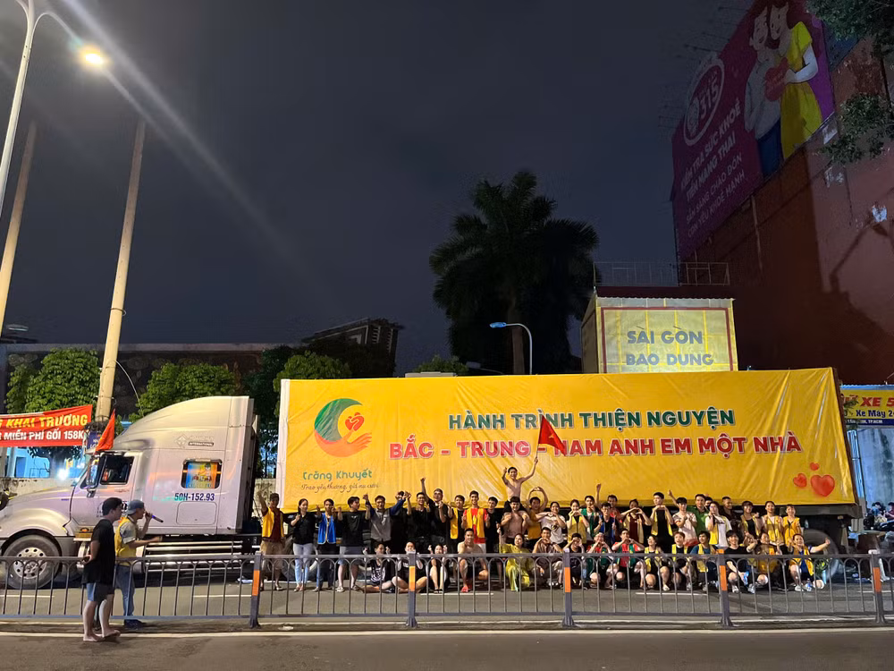 Hành trình thiện nguyện Bắc Trung Nam không chỉ là một chiến dịch cứu trợ mà còn mang trong mình thông điệp mạnh mẽ về tình đoàn kết. Hành trình thiện nguyện Bắc Trung Nam không chỉ là một chiến dịch cứu trợ mà còn mang trong mình thông điệp mạnh mẽ về tình đoàn kết.