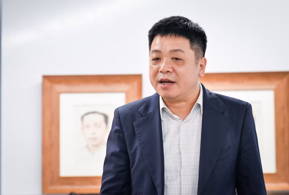 Đồng chí Quế Đình Nguyên, Phó Tổng Biên tập Báo Nhân Dân phát biểu.