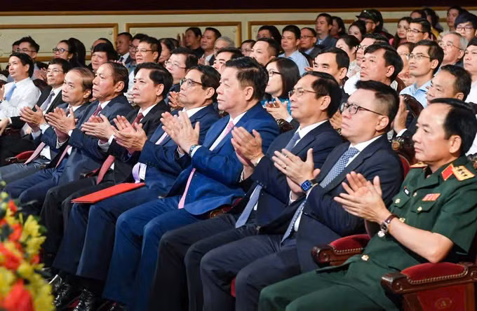 Đại diện Lãnh đạo Đảng, Nhà nước tham dự Lễ trao Giải thưởng toàn quốc về thông tin đối ngoại lần thứ IX. (Ảnh: nhandan.vn)