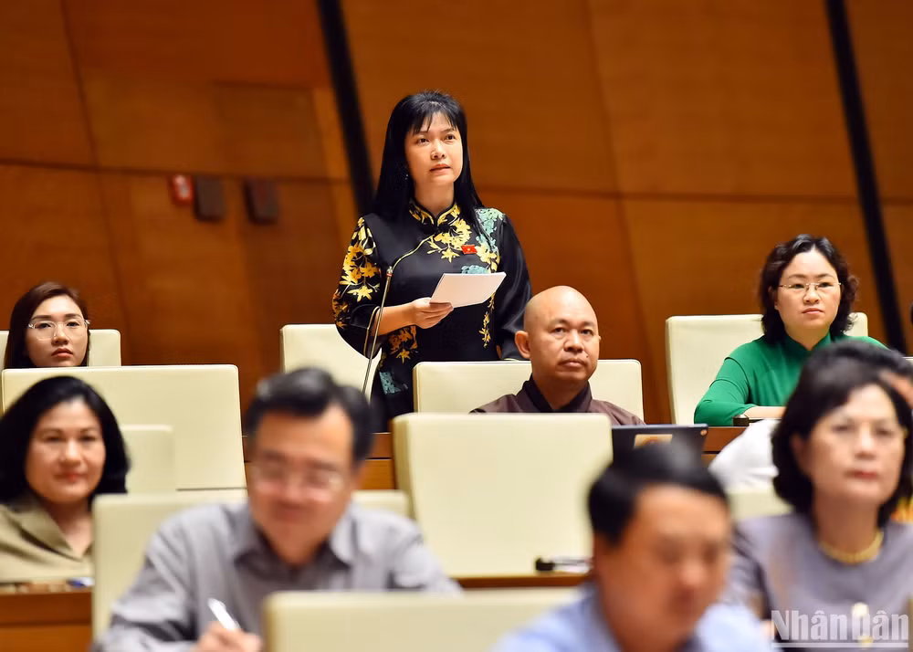 Đại biểu Tạ Thị Yên phát biểu tại phiên họp sáng 29/5. (Ảnh: Thủy Nguyên) Đại biểu Tạ Thị Yên phát biểu tại phiên họp sáng 29/5. (Ảnh: Thủy Nguyên)