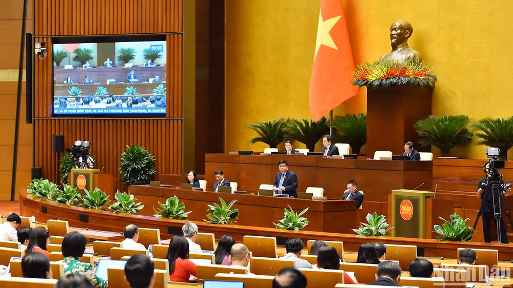 Quang cảnh ngày làm việc thứ 9, Kỳ họp thứ 7, Quốc hội khóa XV. (Ảnh: THỦY NGUYÊN)