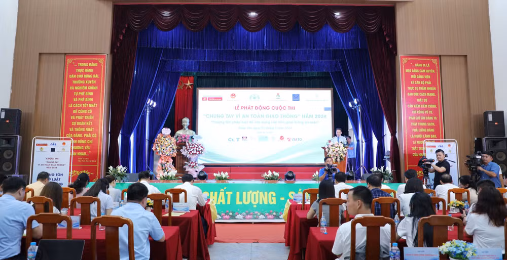 Quang cảnh lễ phát động Cuộc thi “Chung tay vì an toàn giao thông” năm 2024.