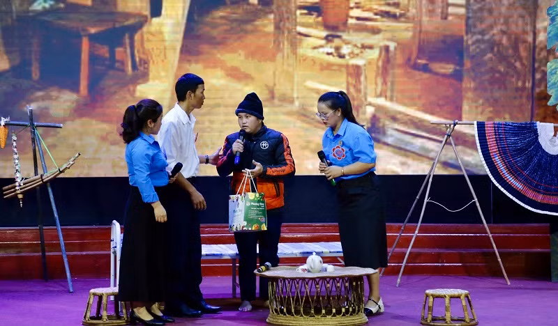 Phần thi tình huống của Liên đoàn Lao động Điện Biên Đông nhận được sự quan tâm của đông đảo cán bộ, đoàn viên và nhân dân.