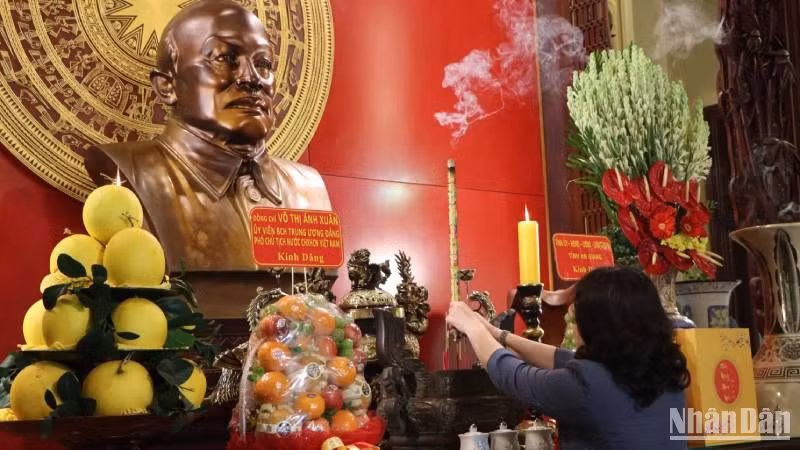 Phó Chủ tịch nước Võ Thị Ánh Xuân dâng hương tưởng nhớ Bác Tôn.