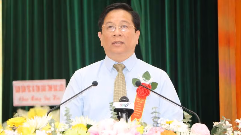 Chủ tịch Ủy ban nhân dân tỉnh An Giang Hồ Văn Mừng phát biểu tại Đại hội. Chủ tịch Ủy ban nhân dân tỉnh An Giang Hồ Văn Mừng phát biểu tại Đại hội.