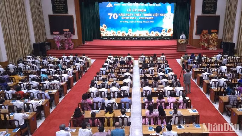 Quang cảnh buổi họp mặt.