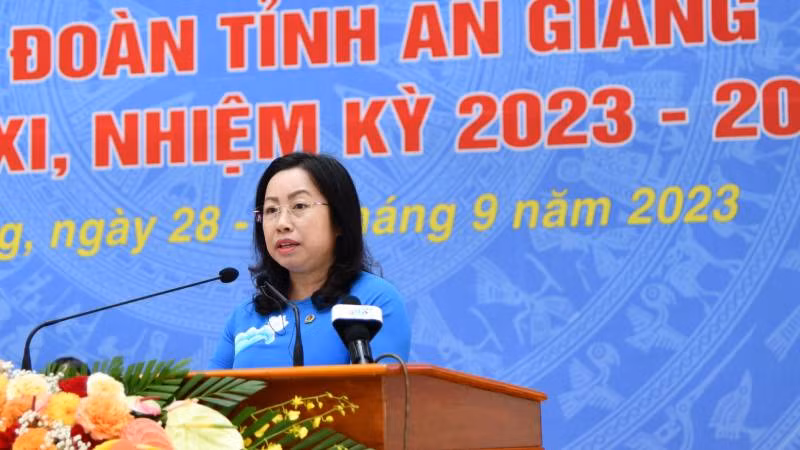 Bà Thái Thu Xương phát biểu chỉ đạo tại đại hội.