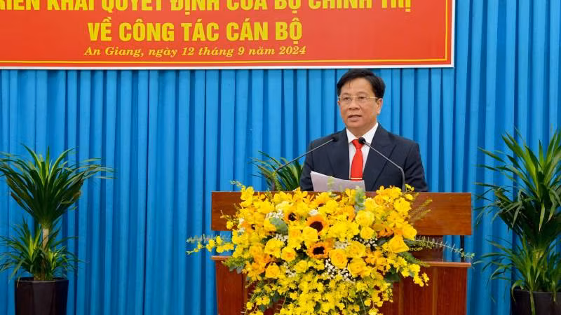 Đồng chí Hồ Văn Mừng phát biểu nhận nhiệm vu