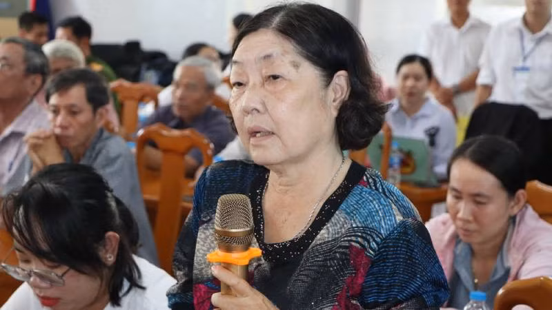 Cử tri bày tỏ tâm tư nguyện vọng cùng Đoàn Đại biểu Quốc hội tỉnh An Giang.