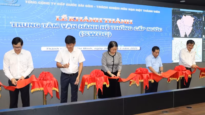 Tổng công ty Cấp nước Sài Gòn - Trách nhiệm hữu hạn một thành viên khánh thành, đưa vào sử dụng Trung tâm Vận hành hệ thống cấp nước (Ảnh: QUÝ HIỀN)