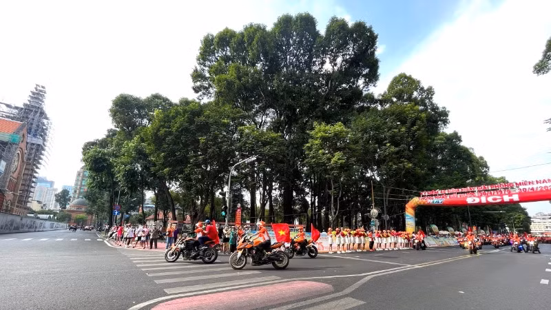 Công viên 30 tháng 4 nơi tổ chức nhiều sự kiện chính trị, văn hoá, là nét đẹp của khu vực Trung tâm Thành phố Hồ Chí Minh. (Ảnh: MẠNH HẢO)