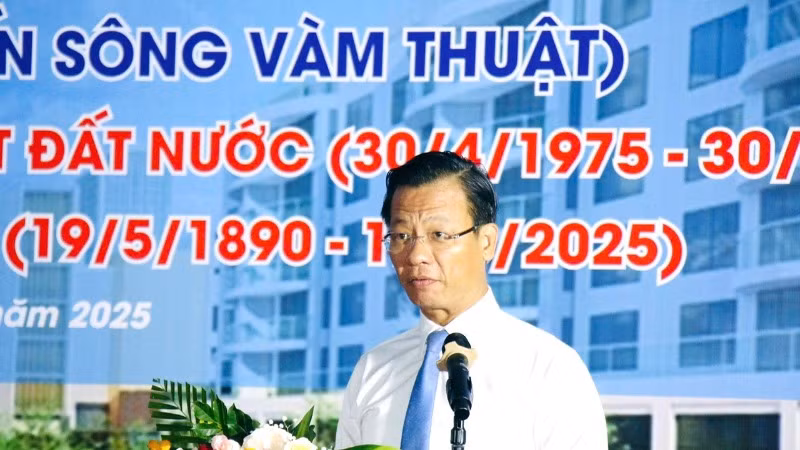 Ông Đậu An Phúc, Giám đốc Ban Hạ tầng nhấn mạnh: Dự án Rạch Xuyên Tâm được nhân dân quận Bình Thạnh và Gò Vấp chờ đợi suốt 20 năm qua (Ảnh: MINH TÂM)