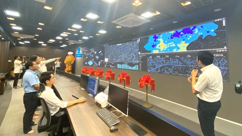 Trung tâm Vận hành hệ thống cấp (Swoc) được ví như “mạch máu” của Sawaco giúp giám sát toàn diện mạng lưới cấp nước từ nhà máy đến hệ thống phân phối (Ảnh: QUÝ HIỀN) Trung tâm Vận hành hệ thống cấp (Swoc) được ví như “mạch máu” của Sawaco giúp giám sát toàn diện mạng lưới cấp nước từ nhà máy đến hệ thống phân phối (Ảnh: QUÝ HIỀN)