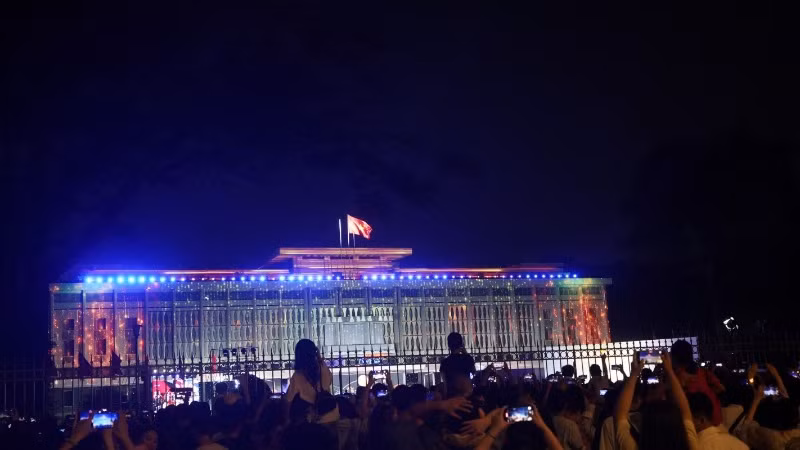 Khu vực Hội trường Thống nhất thực hiện hạn chế phương tiện lưu thông. (Ảnh: THẾ ANH)