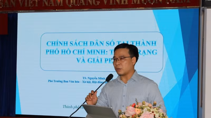 Ông Nguyễn Minh Nhựt, Phó Trưởng ban Văn hóa-Xã hội, Hội đồng nhân dân Thành phố Hồ Chí Minh chia sẻ các giải pháp để thoát khỏi “bẫy sinh thấp".