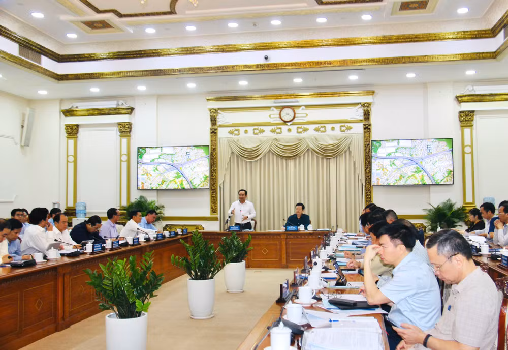 Thông tin với đoàn kiểm tra, hầu hết các địa phương cho rằng vướng mắc chính vẫn là nguồn vật liệu thi công, chủ yếu là cát đắp nền. (Ảnh: QUÝ HIỀN) Thông tin với đoàn kiểm tra, hầu hết các địa phương cho rằng vướng mắc chính vẫn là nguồn vật liệu thi công, chủ yếu là cát đắp nền. (Ảnh: QUÝ HIỀN)