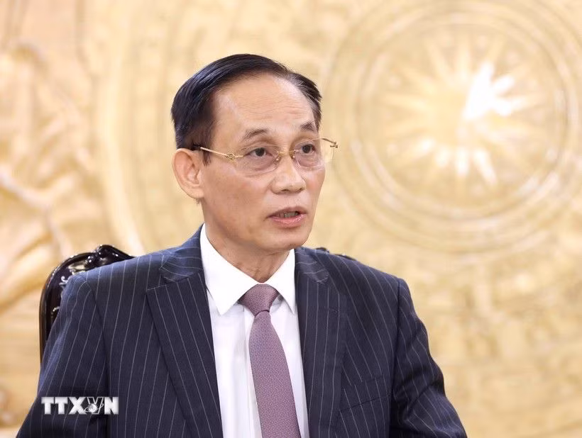 Đồng chí Lê Hoài Trung, Bí thư Trung ương Đảng, Trưởng Ban Đối ngoại Trung ương trả lời phỏng vấn báo chí. (Ảnh: Phương Hoa/TTXVN)