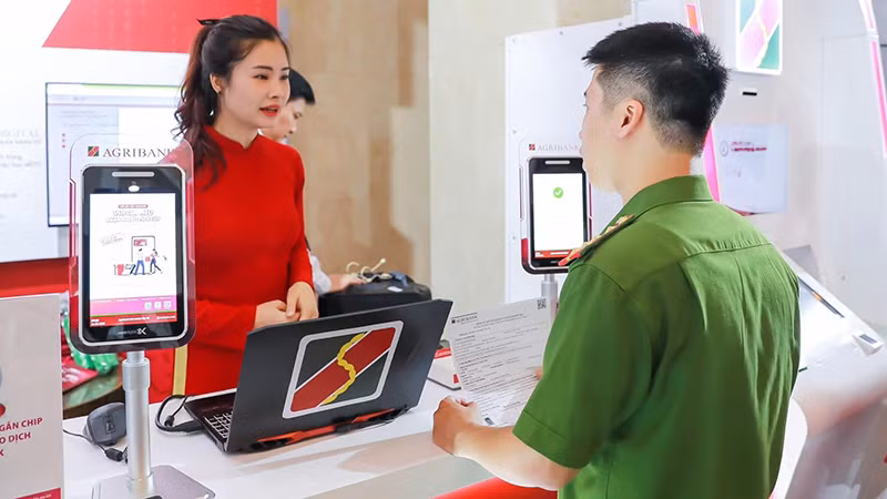 Agribank tích cực triển khai ứng dụng dữ liệu dân cư trong hoạt động ngân hàng.
