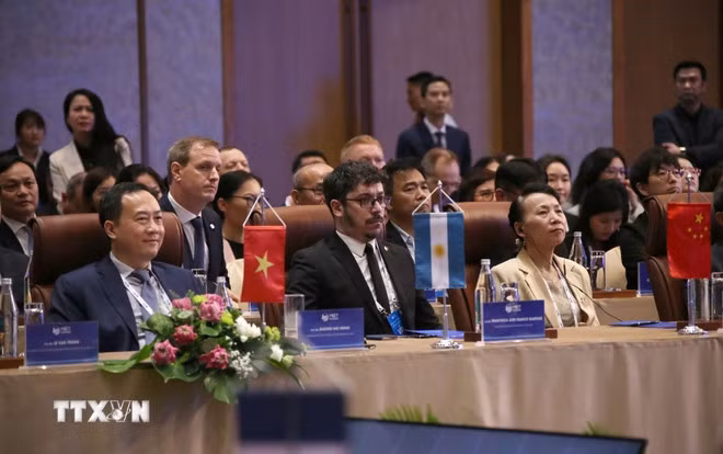Đại biểu dự phiên chính thức Diễn đàn các thành phố hữu nghị và hợp tác - Đà Nẵng 2025. (Ảnh: Trần Lê Lâm/TTXVN)