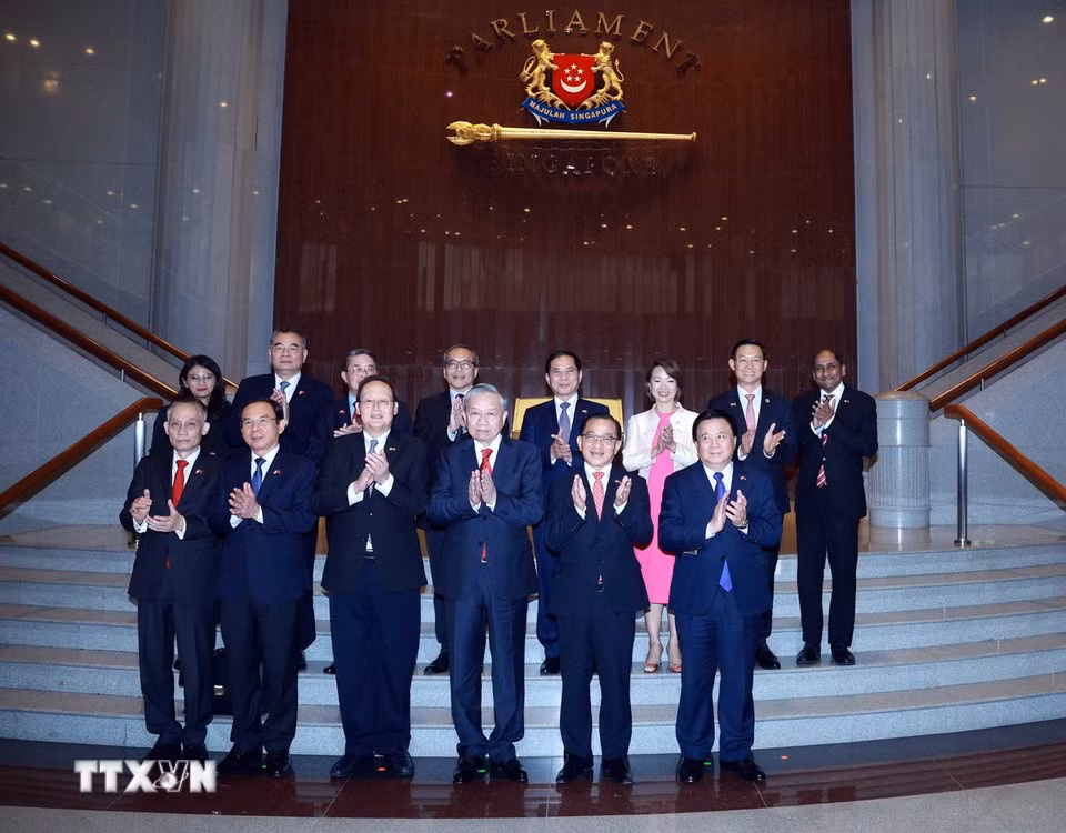 [Ảnh] Tổng Bí thư Tô Lâm gặp Chủ tịch Quốc hội Singapore Seah Kian Peng ảnh 2