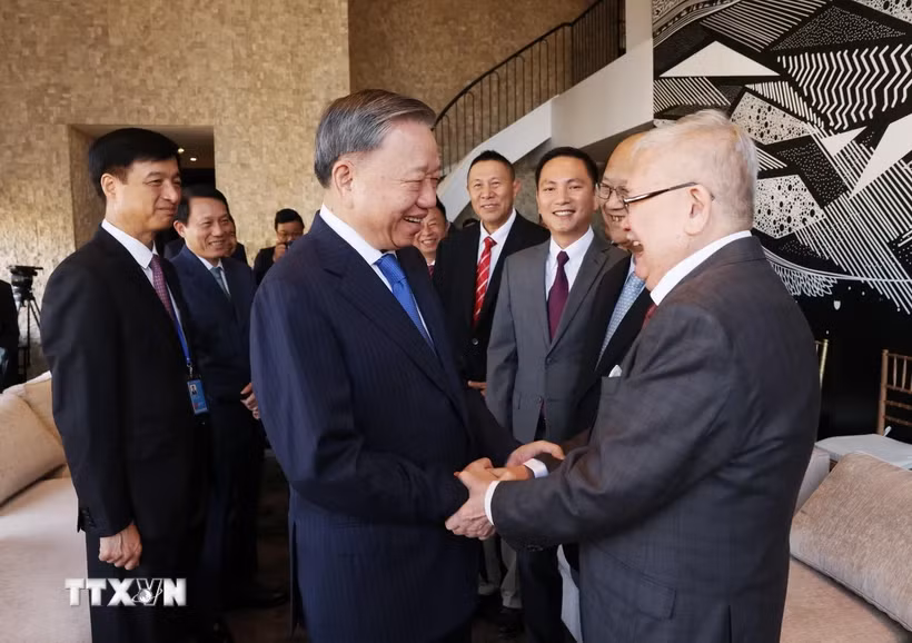 Nhân chuyến tham dự Đại hội đồng Liên hợp quốc khóa 79, sáng 22/9 (giờ địa phương), tại thành phố New York, Hoa Kỳ, Tổng Bí thư, Chủ tịch nước Tô Lâm gặp mặt nhóm trí thức Houston. (Ảnh: Lâm Khánh/TTXVN)