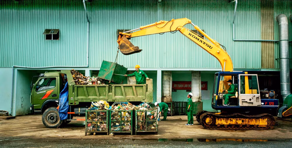 Hoàn thành bảo trì sớm gần 20 ngày, Nhà máy xử lý rác thải thành phố Cà Mau tái tiếp nhận, xử lý rác thải từ tối 15/2. (Ảnh: HỮU TÙNG)