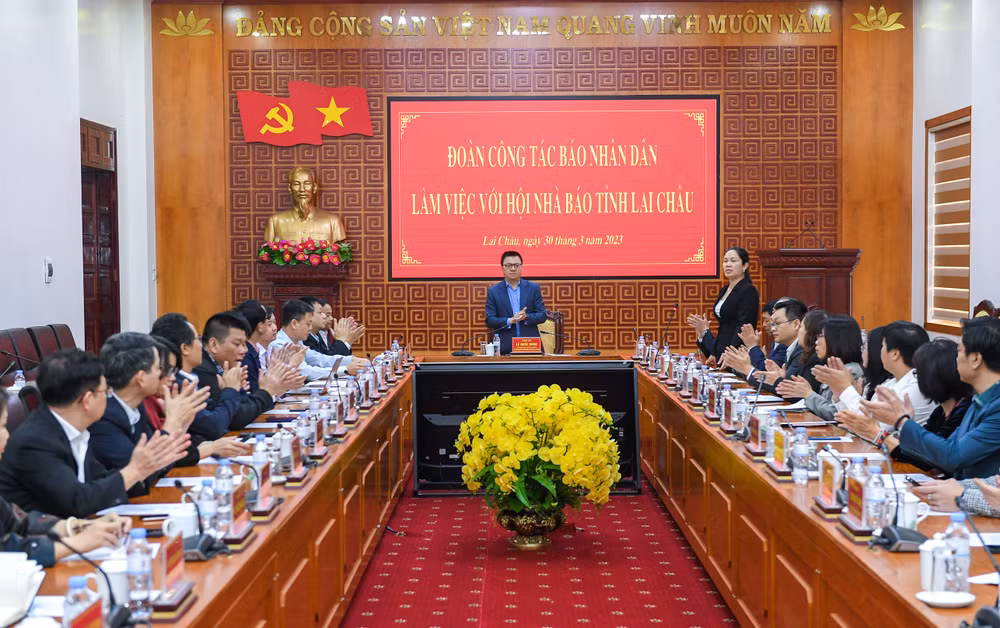 Quang cảnh buổi làm việc. (Ảnh: THÀNH ĐẠT)