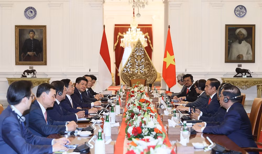 Thủ tướng Phạm Minh Chính hội kiến Tổng thống Indonesia Joko Widodo. (Ảnh: Dương Giang/TTXVN)