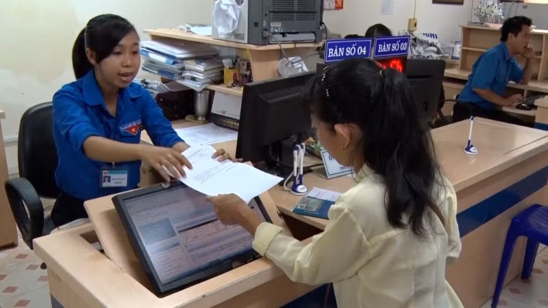 Cán bộ, công chức tư vấn lao động,việc làm.