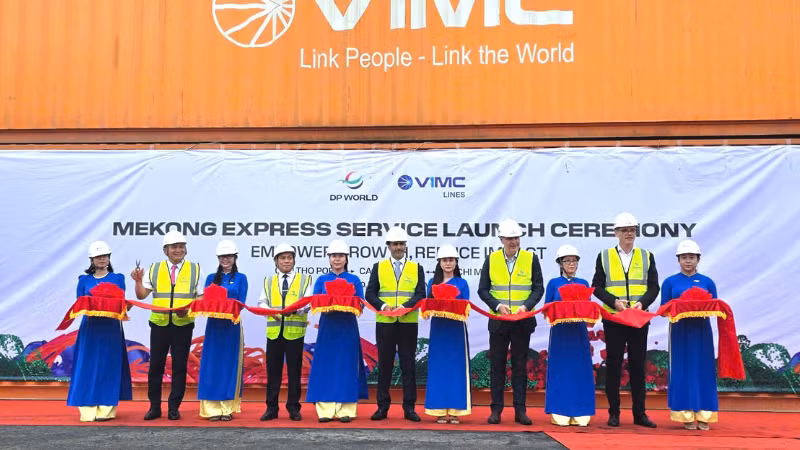 Nghi thức khai trương tuyến dịch vụ vận tải container nội địa Mekong Express kết nối cảng Cái Mép tỉnh Bà Rịa-Vũng Tàu và cảng Cái Cui thành phố Cần Thơ.