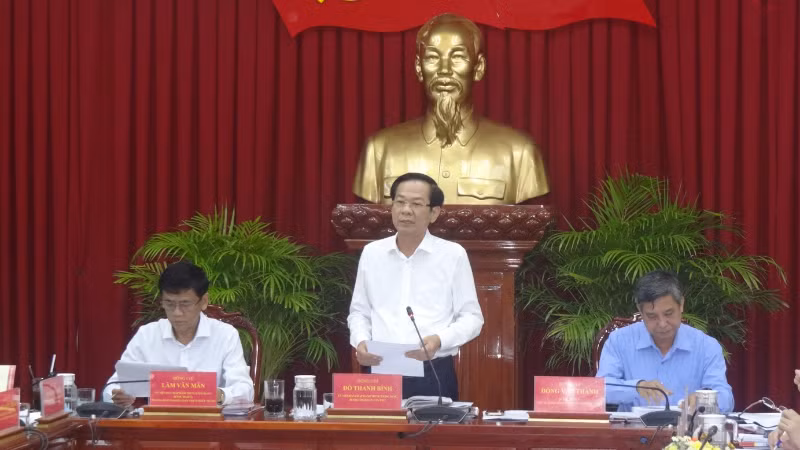 Ông Đỗ Thanh Bình, Bí thư Thành ủy Cần Thơ phát biểu tại Hội nghị. Ông Đỗ Thanh Bình, Bí thư Thành ủy Cần Thơ phát biểu tại Hội nghị.