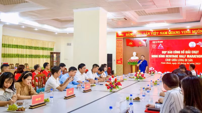 Quang cảnh buổi họp báo.