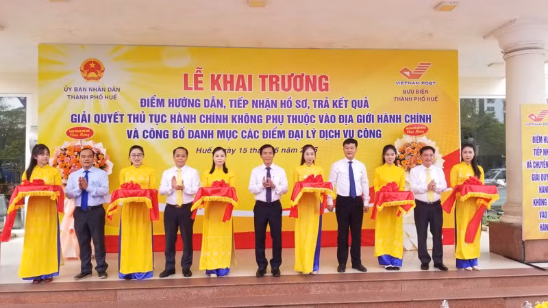 Thành phố Huế tiên phong cung cấp dịch vụ công vượt ranh giới hành chính.