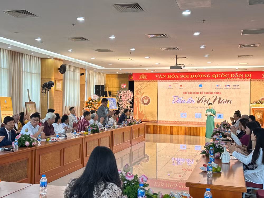 Các đại biểu tham dự buổi họp báo chương trình Dấu ấn Việt Nam.