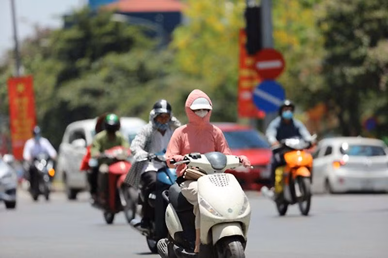 Khu vực Hà Nội ngày nắng, có nơi nắng nóng hơn 35 độ C. (Ảnh minh họa)