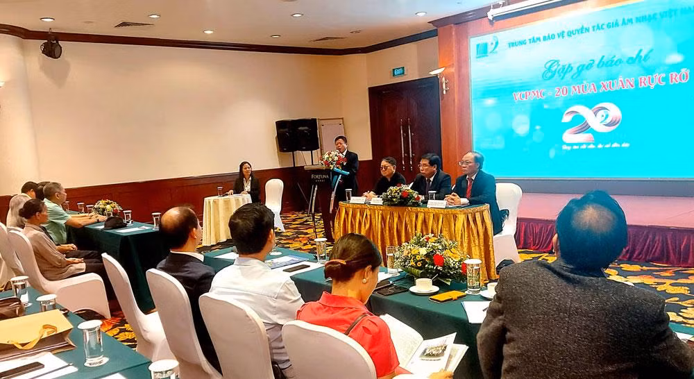 Lãnh đạo VCPMC tại cuộc gặp gỡ báo chí.