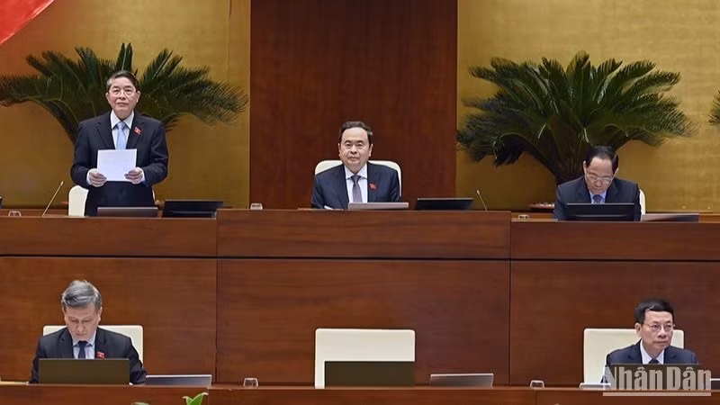 Chủ tịch Quốc hội Trần Thanh Mẫn và các Phó Chủ tịch Quốc hội chủ trì, điều hành nội dung thảo luận tại phiên họp. (Ảnh: Duy Linh)