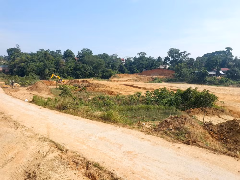 Khu tái định cư Đồng Bạc đang chậm tiến độ do 2 hộ dân chống đối, không bàn giao mặt bằng.