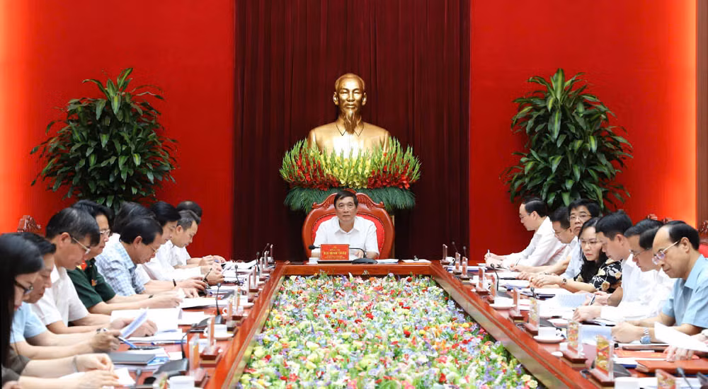 Ban Thường vụ Tỉnh ủy Phú Thọ thông qua Đề án hợp nhất Báo Phú Thọ và Đài Phát thanh-Truyền hình tỉnh Phú Thọ.