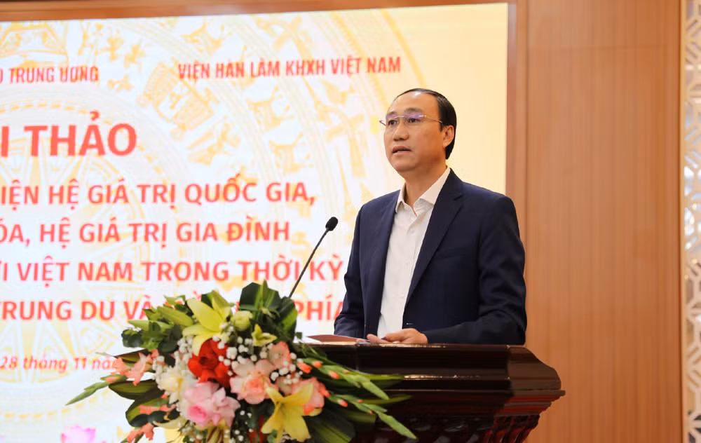 Phó Bí thư Thường trực Tỉnh ủy Phùng Khánh Tài phát biểu ý kiến tại hội thảo. Phó Bí thư Thường trực Tỉnh ủy Phùng Khánh Tài phát biểu ý kiến tại hội thảo.