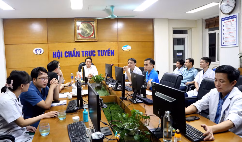 Lãnh đạo Bệnh viện đa khoa tỉnh Phú Thọ hội chẩn trực tuyến với Bệnh viện Hữu Nghị Việt Đức.