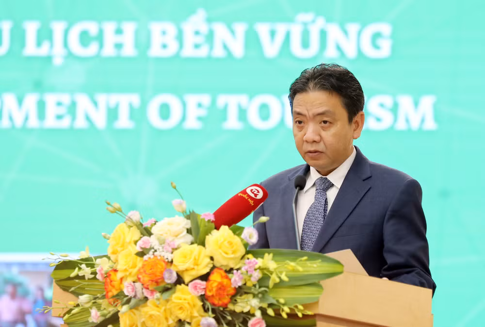 Thứ trưởng Văn hóa, Thể thao và Du lịch phát biểu tại hội thảo. Thứ trưởng Văn hóa, Thể thao và Du lịch phát biểu tại hội thảo.