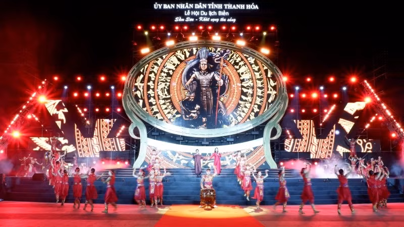 Khai mạc Lễ hội du lịch biển Sầm Sơn.