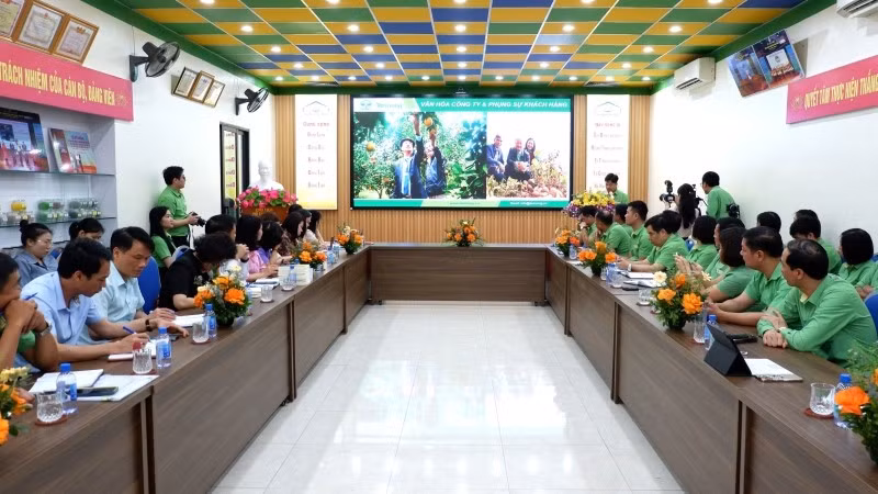 Hội thảo “Thực tiễn và kinh nghiệm trong xây dựng văn hóa doanh nghiệp”.