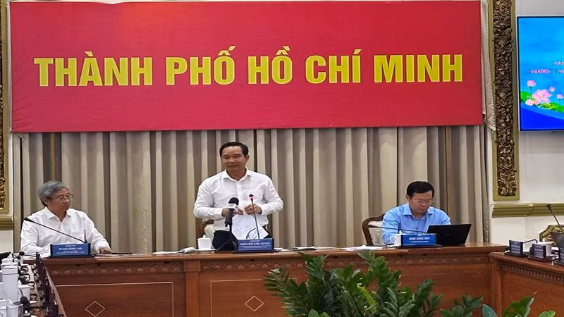 Chủ tịch Ủy ban nhân dân thành phố Nguyễn Văn Được phát biểu tại hội thảo.