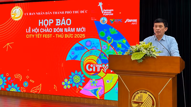 Phó Chủ tịch Ủy ban nhân dân thành phố Thủ Đức Nguyễn Kỳ Phùng giới thiệu những nội dung cơ bản của City Tết Fest Thủ Đức 2025.