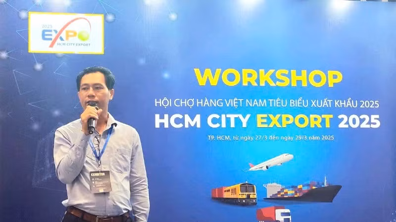 Ông Nguyễn Văn Hà, Tổng Giám đốc Công ty cổ phần Thương mại quốc tế nông sản Việt Nam, chia sẻ ý kiến tại tọa đàm.