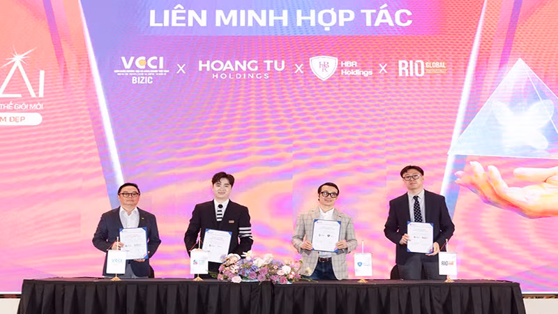Các đơn vị ký kết thỏa thuận hợp tác tổ chức Beauty Summit 2025.